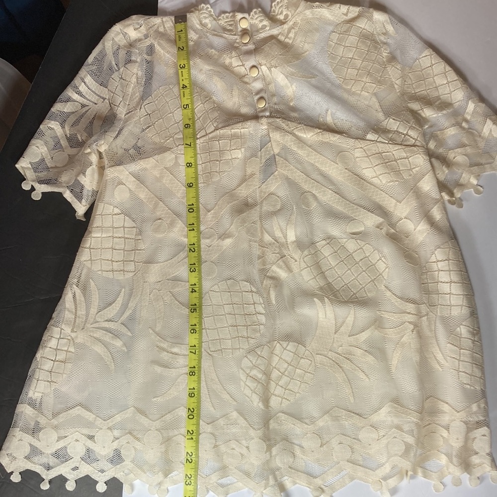 HD in Paris High Neck Pineapple Lace with Pearly Buttons - Picture 5 of 5